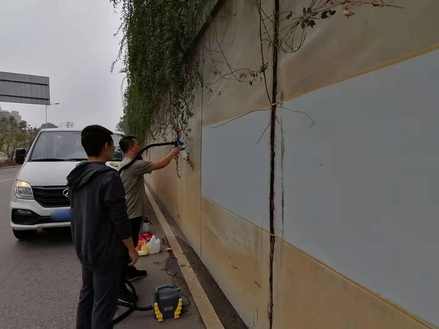 Stone self-cleaning application